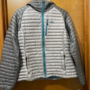 L.L. Bean Women's Ultralight 850 Fill Color-block Down Sweater, XL